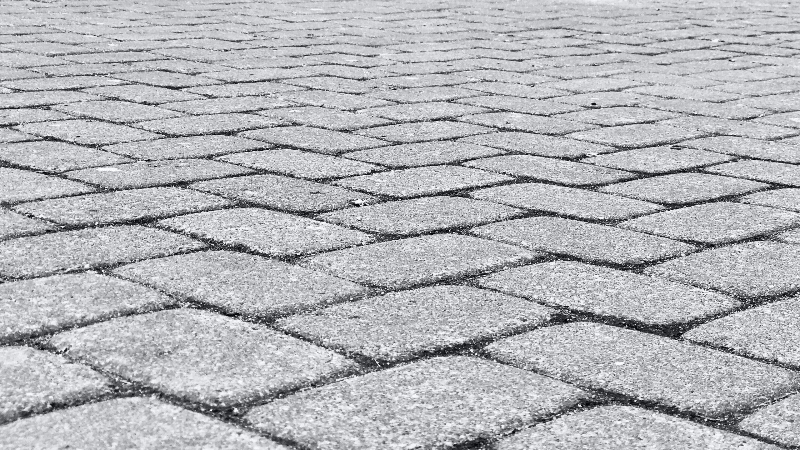 how to seal pavers